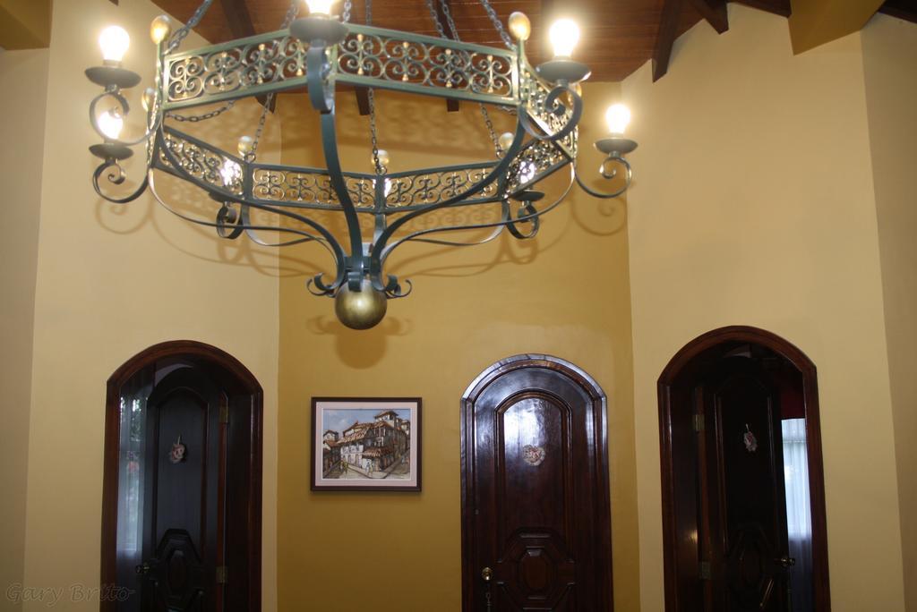 Hostal Saint Mary'S Tababela Exterior foto